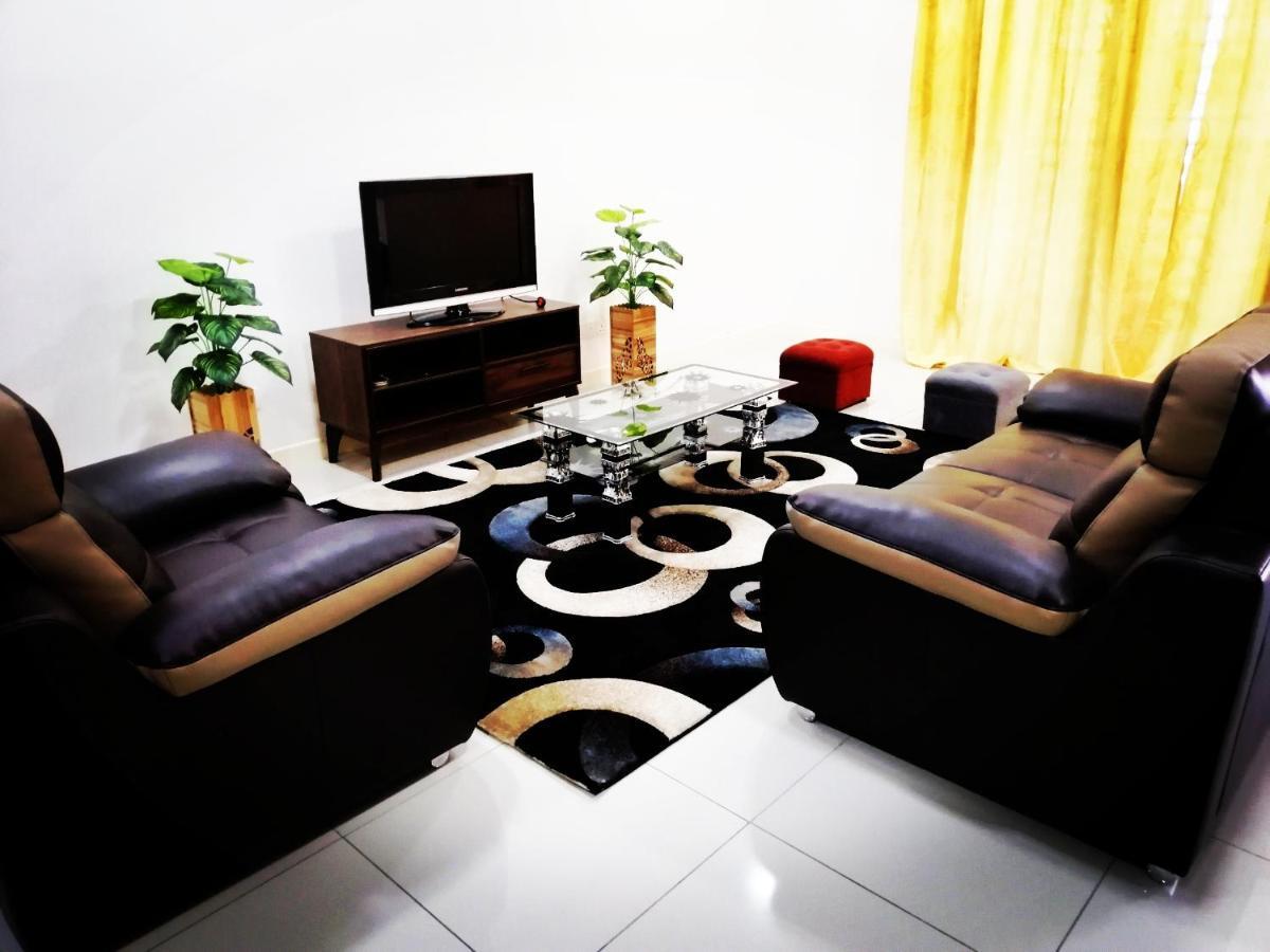 A&D Home-Stay @Kota Warisan, เซปัง ภายนอก รูปภาพ