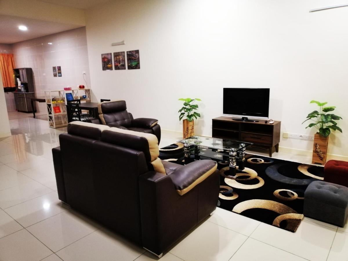 A&D Home-Stay @Kota Warisan, เซปัง ภายนอก รูปภาพ