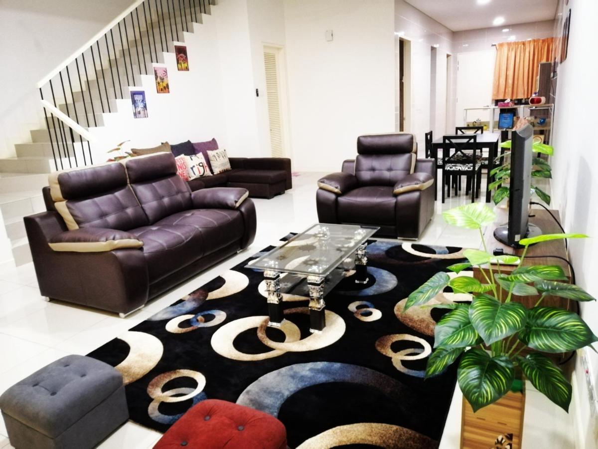 A&D Home-Stay @Kota Warisan, เซปัง ภายนอก รูปภาพ